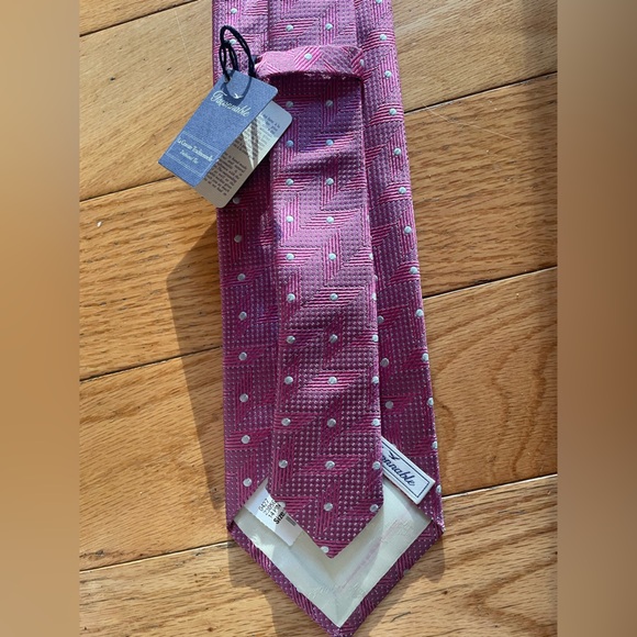 Facconable tie - Picture 2 of 2